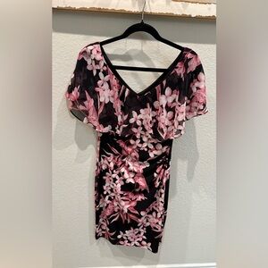 Connected Apparel Size 6 casual floral dress